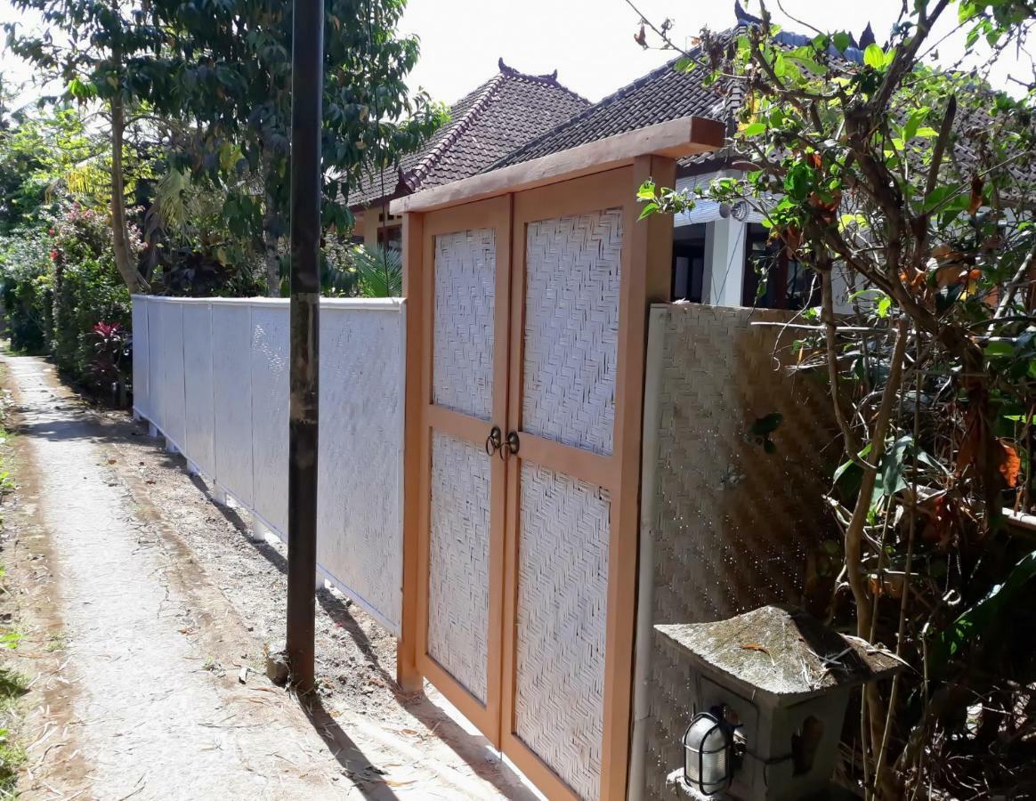 White Creative Villa Campuhan Ubud  Exterior photo